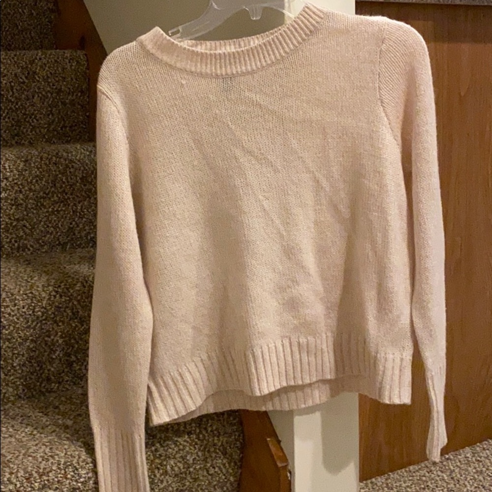 H&M cropped pink sweater